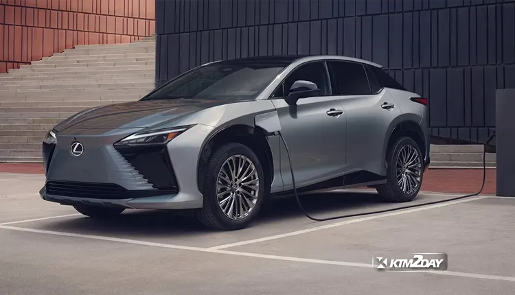 Lexus RZ